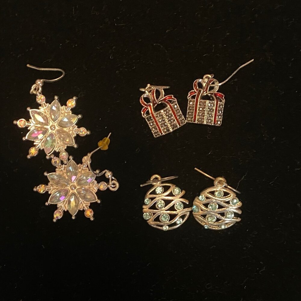 Christmas earrings 3 pair